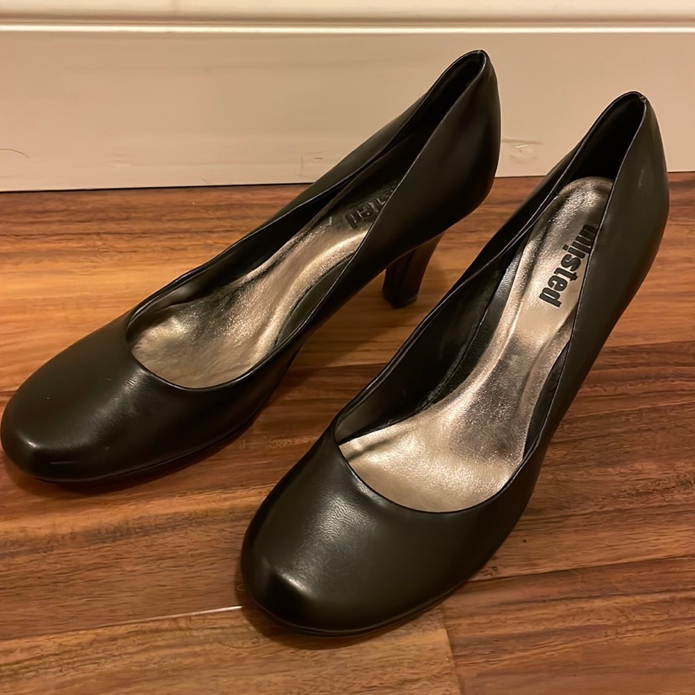 UNLISTED HEELS Pumps Shoes dress 8.5 closed toe women’s casual work